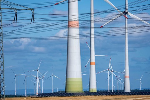 Wind farm near Marsberg-Meerhof, high-voltage lines, dry landscape, harvested grain fields, North