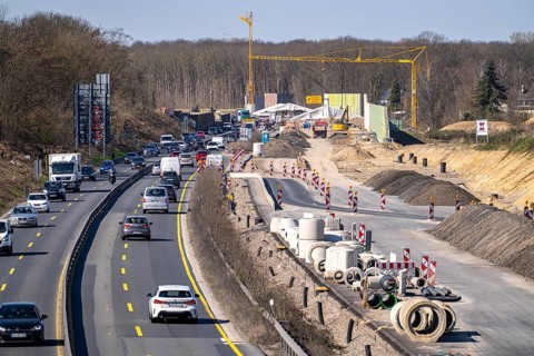Motorway construction site, work on the six-lane extension of the B 1 federal road to the A 40