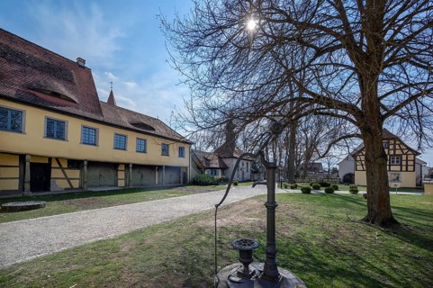 Adelsdorf castle courtyard with castle chapel, built in Renaissance style in 1765, Adelsdorf,