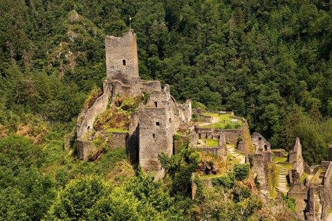 The ruins of Manderscheid Castle, South Eifel, Eifel, Rhineland-Palatinate, Germany