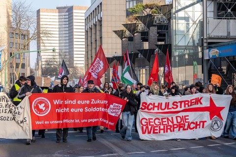 School strike against military service, around 600 participants in a demonstration against the