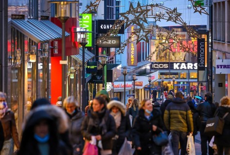Essen, North Rhine-Westphalia, Germany - 2G Shopping in Essen city centre during the coronavirus
