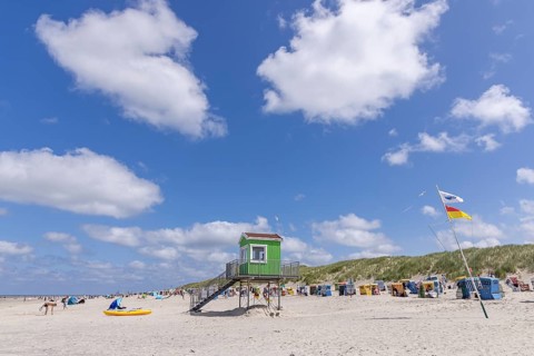 DLRG tower, beach, beach chairs, clouds, Langeoog, East Frisia, Lower Saxony, Germany