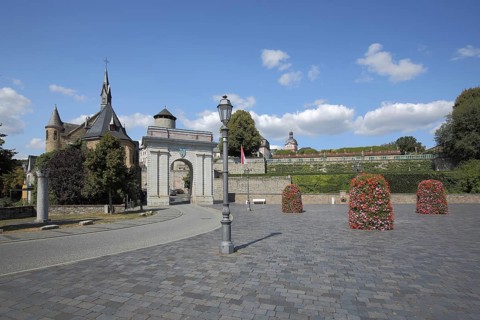 König-Konrad-Platz with country gate and city church, city gate, Weilburg, Taunus, Hesse, Germany