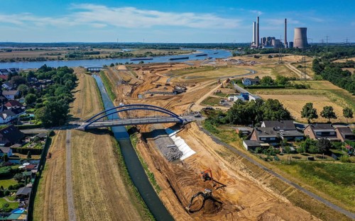 Dinslaken, North Rhine-Westphalia, Germany, Emscher estuary into the Rhine. On the right, the