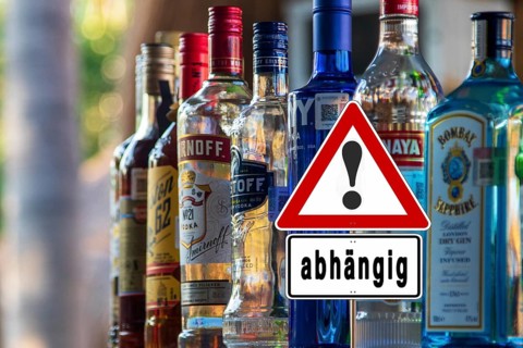 Symbolic image, warning sign for alcohol addiction, danger of addiction, alcohol abuse, health