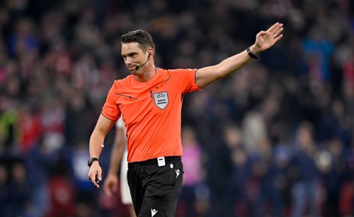 Referee Referee Sandro Schärer (SUI) Gesture Gesture Champions League, Allianz Arena, Munich,