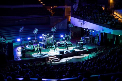 Silly live on elektroAKUSTIK Tour in the sold-out Berlin Philharmonie on 16.12.2024