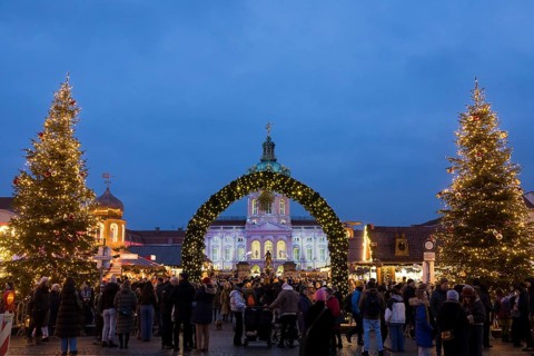Entrance to the Christmas market at Charlottenburg Palace. Berlin, 08.12.2024