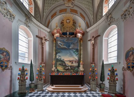 Culisse on the high altar during Lent, Church of St Peter and Pau, Telfs, Bezrk, Innsbruck, Austria