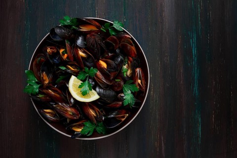 Fresh, Boiled mussels, Black Sea, with parsley and lemon, no people, top view