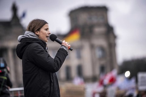 150, 000 people gather around the Bundestag in Berlin to build a human wall against the shift to