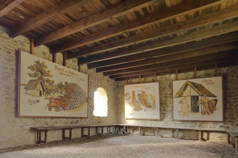 Historical paintings in the refuge in the exhibition, Celtic ring wall, interior view, Hunnenring,