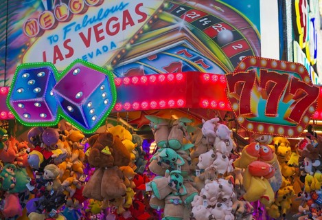 Sweepstakes, gambling, ticket sales, sales stand, spring festival, Cannstattter Wasen, public