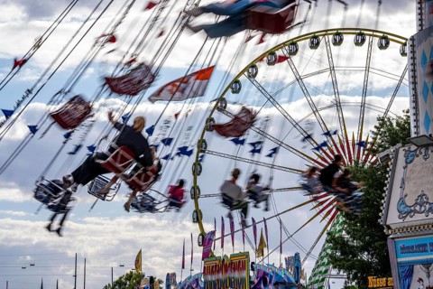 Chairoplane Königliche Wellenflug, Rheinkirmes in den Rheinwiesen in Düsseldorf-Oberkassel, North