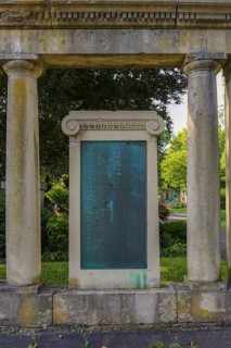 Unter den Linden cemetery, large memorial complex for the victims of the two world wars, bronze