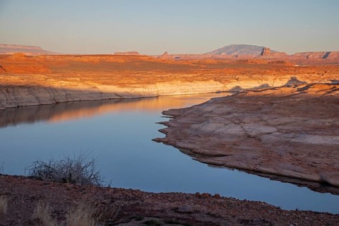 Page, Arizona - The water reservoir behind the Glen Canyon Dam is only 27 percent full. White rock