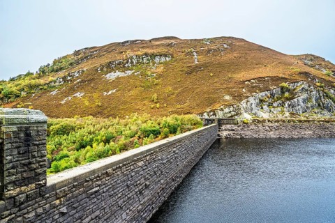 Caban Coch Dam, Elan Valley, Caban-Coch Reservoir, Rhayader, Wales, UK