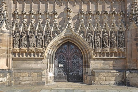 Virgin portal from the late Gothic St. Mary's Cathedral, church portal, handicrafts, figures,
