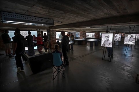 Visitors in the exhibition room of the Museum Documentation Center, Documentation Center