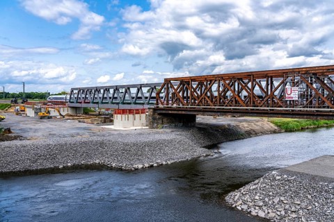 Reconstruction, extension of the Emmerich-Oberhausen railway line, three tracks, including 47 new