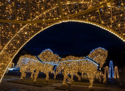 Golden horse figures, walk-in illuminated globe, arch of lights, cathedral square, world of lights,