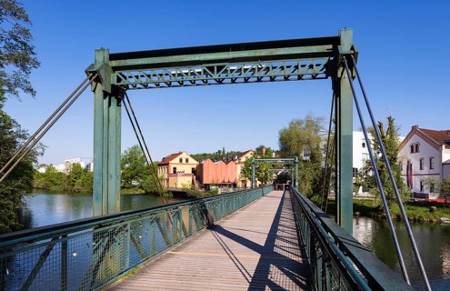 River Enns, museum footbridge with Museum Arbeitswelt, Steyr, Traunviertel, Upper Austria, Austria