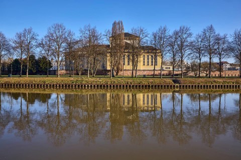 Saarländisches Staatstheater, Saar river, theatre, bank, trees, meadow, symmetrical reflections,