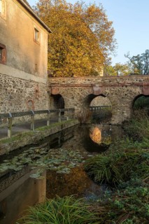 Historic bridge between the manor and castle over the moat, Trebsen Castle, Saxony, Germany
