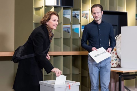 Britta Ernst, woman of Olaf Scholz (Chancellor of the Federal Republic of Germany, SPD) casts her
