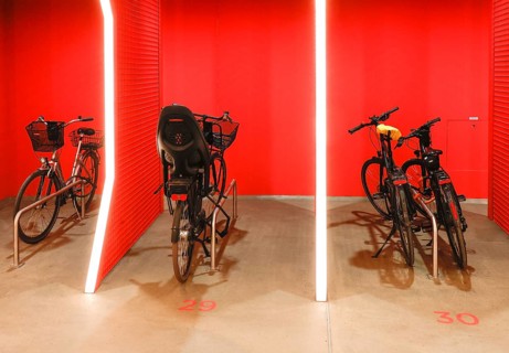 Bicycles are available in the bicycle parking garage at Potsdamer Platz. The parking garage offers
