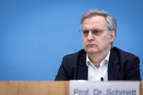 Prof. Dr Torsten Schmidt, RWI 'Äì Leibniz Institute for Economic Research, Essen, at a federal