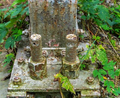 Detailed photo, steel girder of the historic cable car detour station in the Rüdersdorf Museum Park