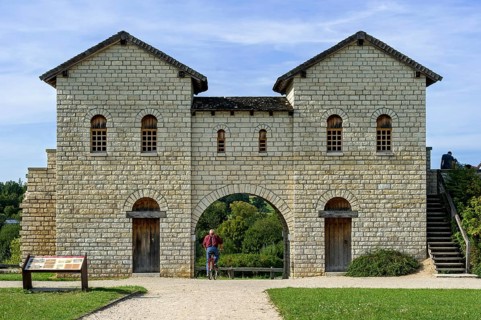 Roman fort Biriciana, reconstructed north gate, Porta decumana, Weißenburg in Bavaria, Middle