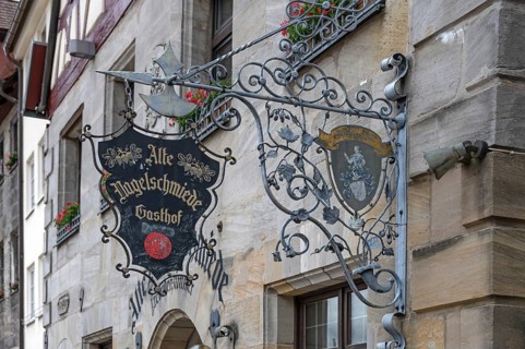 Nose sign from the historic Gasthof Alte Nagelschmiede, Altdorf, Oberer Markt 13, Altdorf, Middle