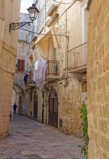 Tuff houses on an alley in Bari Veccia, the old town of the southern Italian city of Bari. Bari,