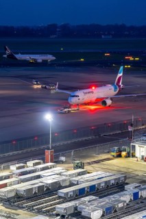 Düsseldorf Airport, aircraft on the apron and at Terminal A, warehouse for unit load devices, ULD,