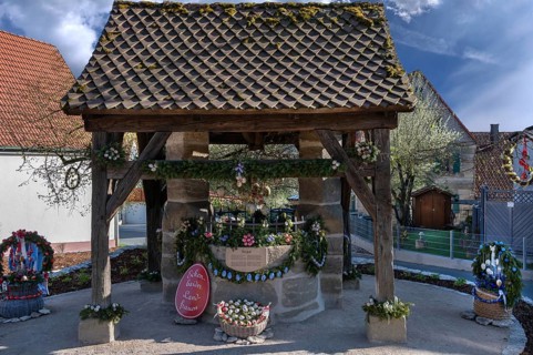 Easter fountain in Eckenhaid, customs in Franconia, Eckental, Middle Franconia, Bavaria, Germany