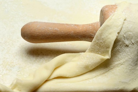 Rolled dough and dough roll