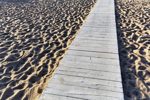 Wooden walkway, beach access, barrier-free, Liscia Ruja, sandy beach on the Costa Smeralda, Porto