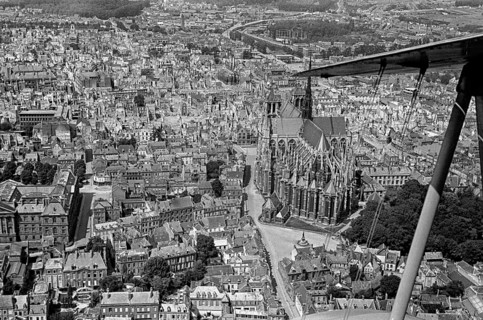 Historische Luftaufnahme, Historische Luftaufnahme von Amiens, Frankreich mit seiner gothischen
