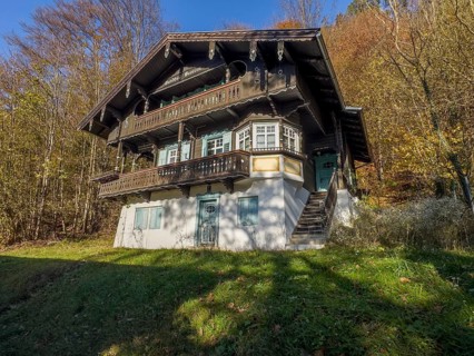 Uninhabited house, autumn atmosphere
