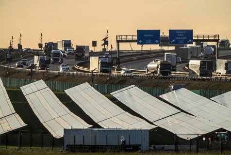 20 MWp ground-mounted photovoltaic system, from RWE, with over 36600 solar modules, in a 200 metre