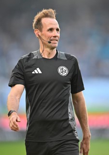 Referee Sascha Stegemann smiles, Voith-Arena, Heidenheim, Baden-Württemberg, Germany