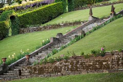 Old stone staircase, stone wall, hedge and well-kept lawn, Bardini Garden or Giardino Bardini,