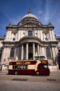 Big Bus Tours, logo, tourist bus for sightseeing, open double-decker bus, behind St Paul's