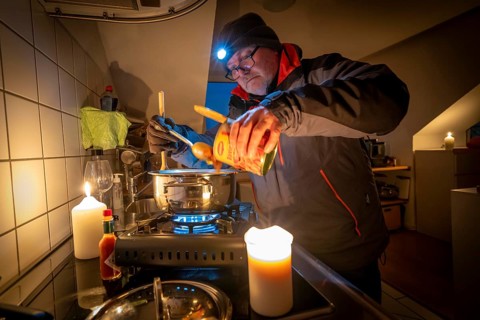 Symbolic picture blackout, extensive, prolonged power failure, in private settings, without