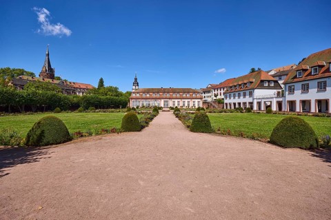 Pleasure garden, orangery, garden with lawn, flower beds, path, sand, trees, general buildings,