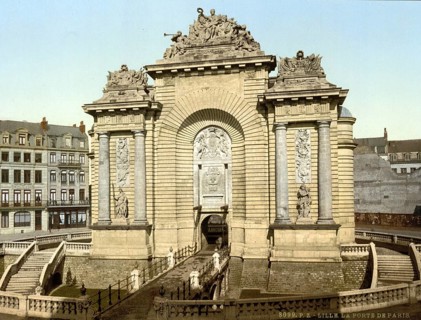 Porte de Paris is a Tor tor of the former city wall of Lille, France, built between 1685 and 1692,