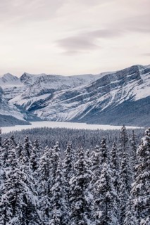 Winter road trip on the Icefields Parkway with lots of snow and ice, Banff National Park, Jasper